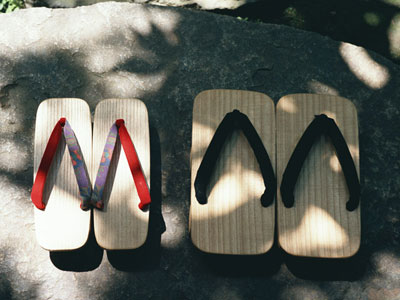 男女カップルの下駄